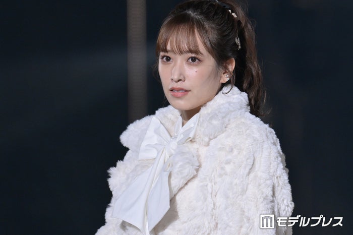 日向坂46佐々木久美、小顔際立つ新ヘア披露「真似したい」「オシャレ」と反響