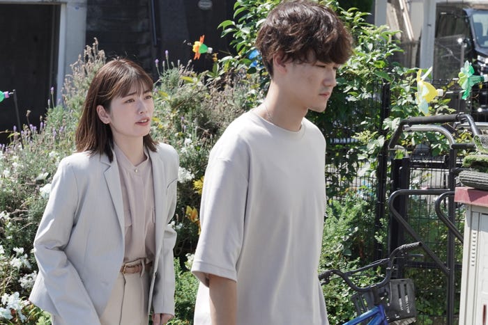 小芝風花、葉山奨之「転職の魔王様」第5話より(C)カンテレ