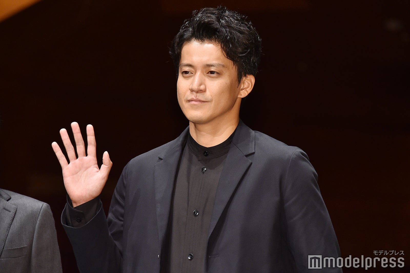 小栗旬（C）モデルプレス