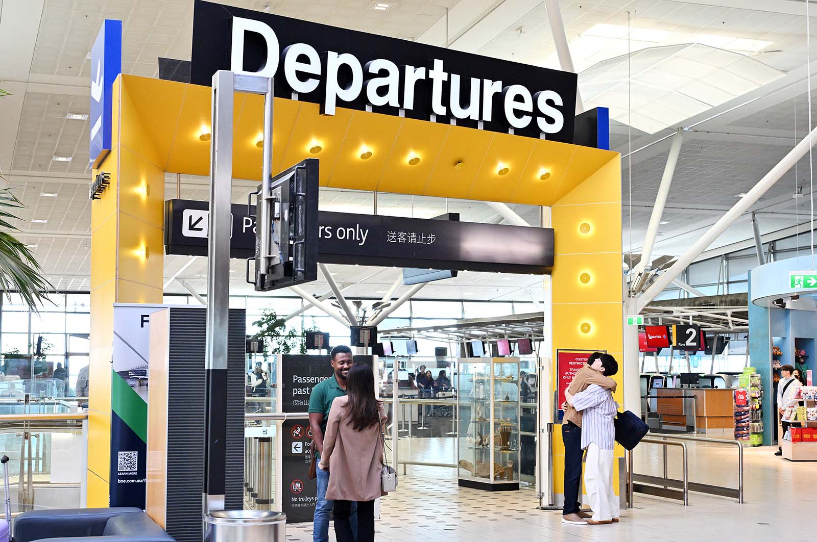 竹内涼真、キム・ムジュン「ブラックペアン シーズン２」第1話より（C）TBS