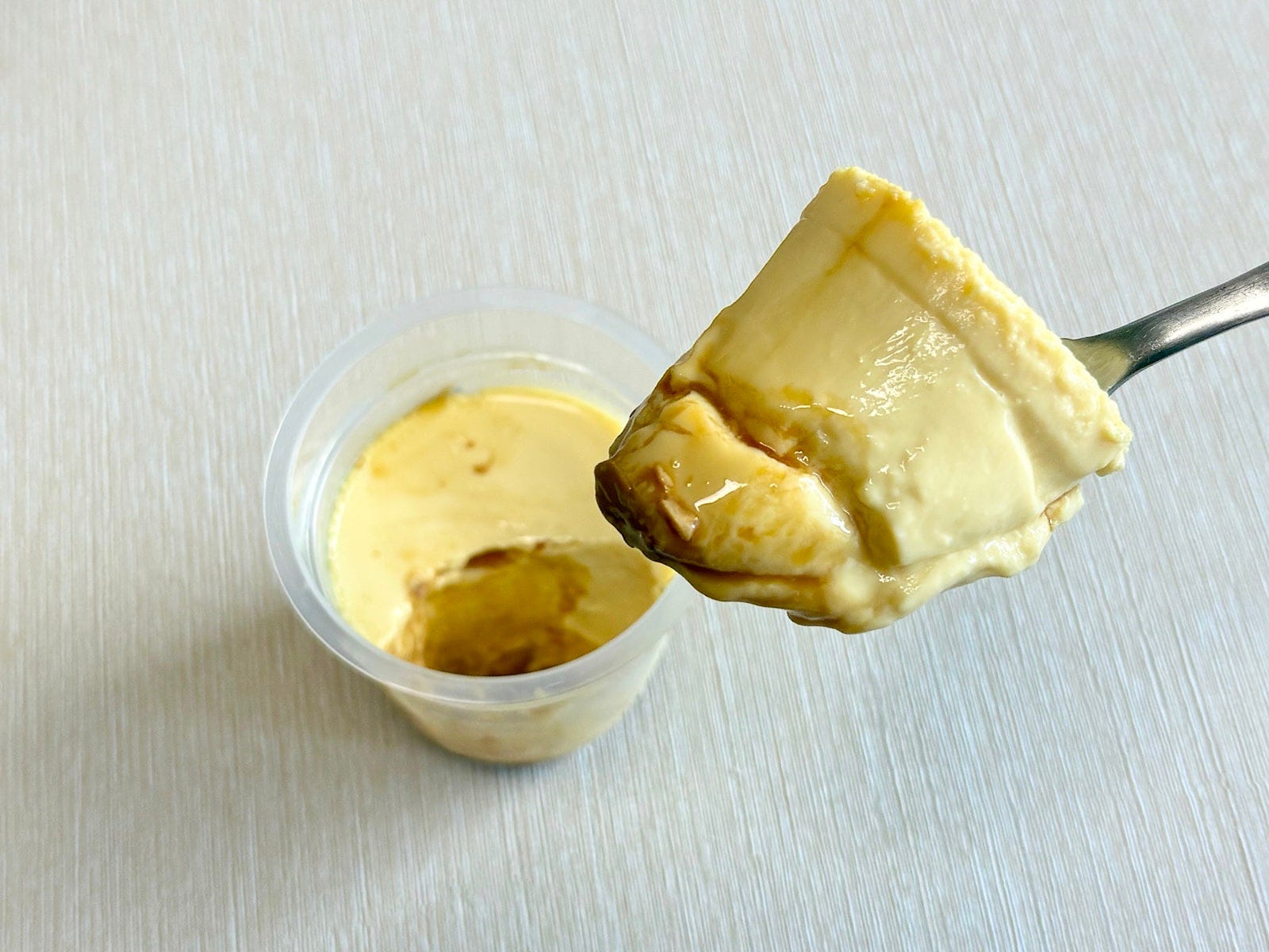 とろとろやわらかなプリンが好きな人はこちらがおすすめ！ 北海道産純生クリームのおいしさを堪能できます