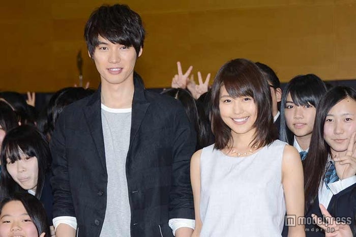 (左から)福士蒼汰、有村架純