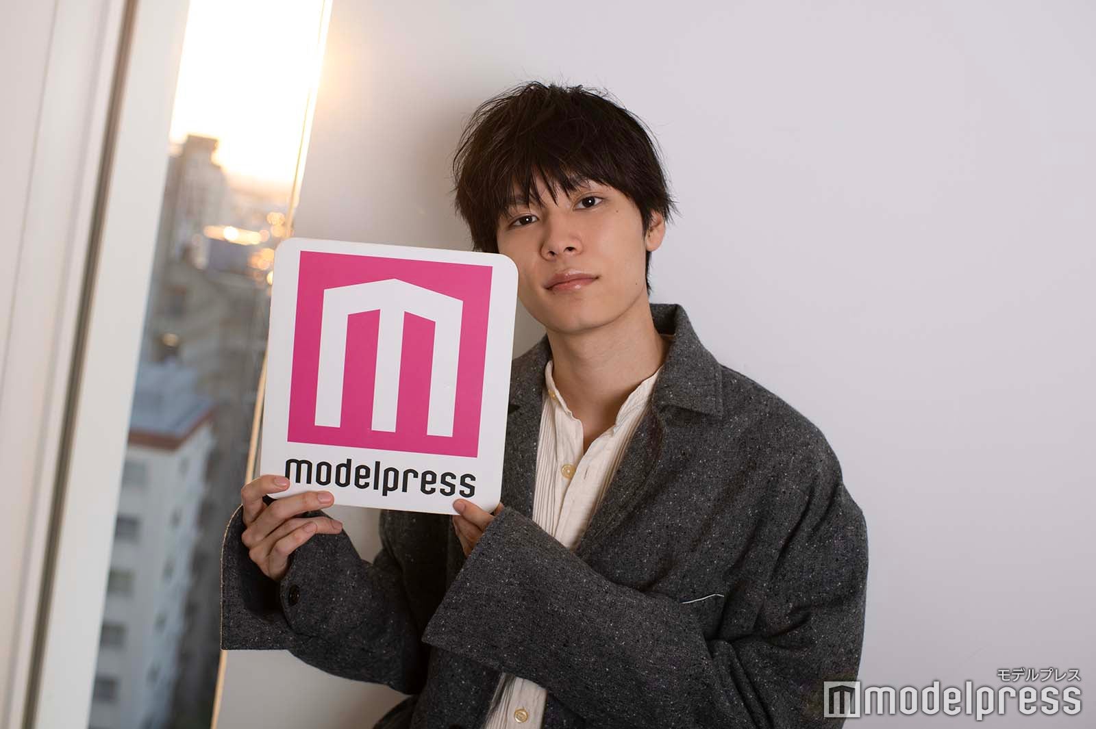 夕日が綺麗な日の撮影でした！／萩原利久（C）モデルプレス