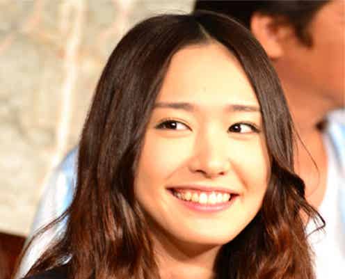 新垣結衣、錦戸亮共演の月9ドラマ「全開ガール」初回視聴率とファンの反応は?