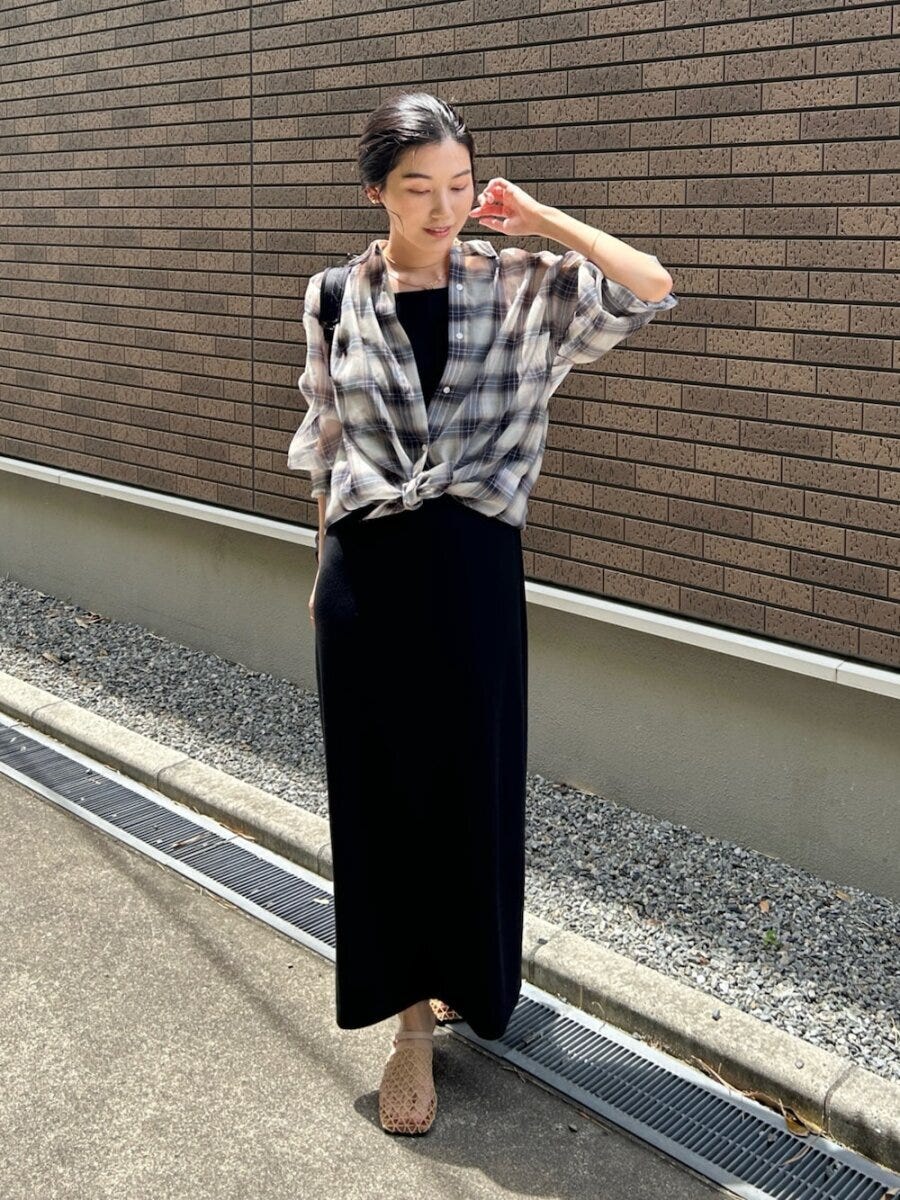 黒キャミワンピコーデ2