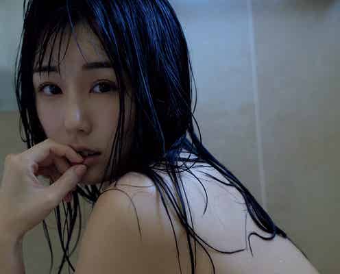 “SNSのフェチ天使”くりえみ、横乳際立つ大胆セクシーショット 写真集決定&先行カット公開<革命家>