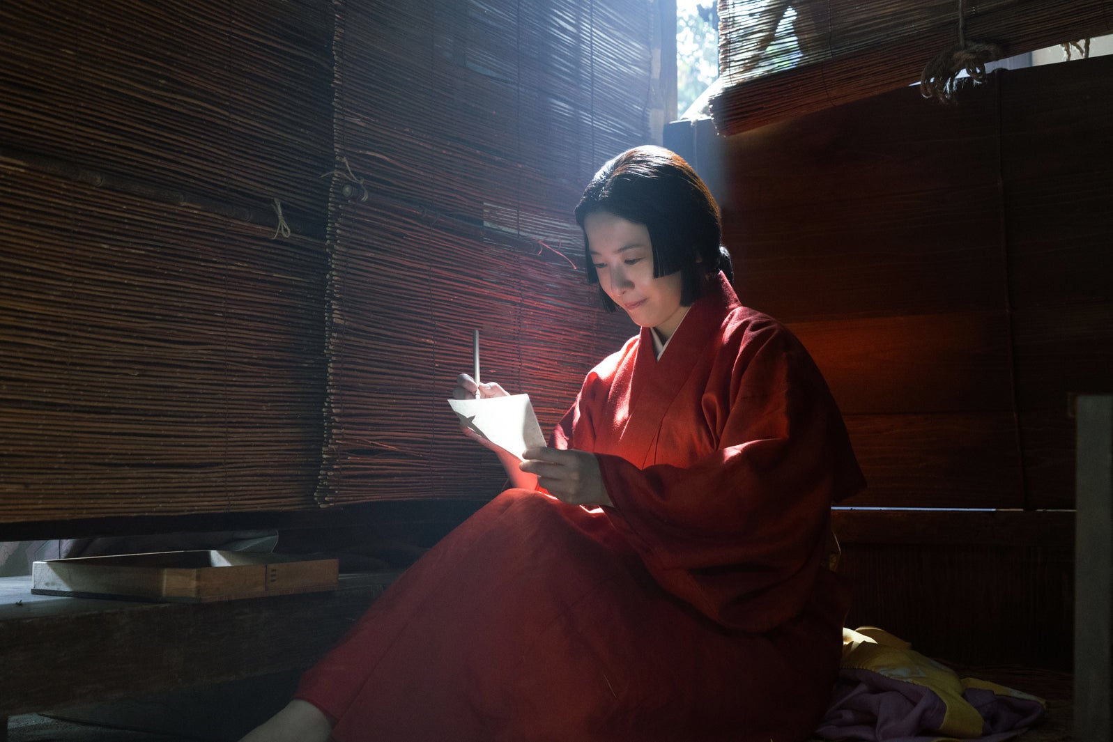 吉高由里子「光る君へ」第2話より（C）NHK