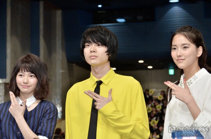 山本舞香 緊張で足ガクガクも 可愛い の声に マジで モデルプレス 山本舞香 緊張で足ガクガクも 可愛い の声に マジで モデルプレス