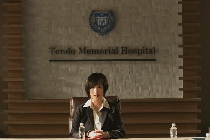 余貴美子「Re:リベンジ-欲望の果てに-」第2話より(C)フジテレビ