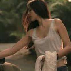 長谷川潤、「NATURAL BEAUTY BASIC」CMカット