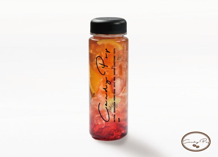 オリジナルボトル付きフルーツティ1,800円（税抜）／画像提供：株式会社レッグス