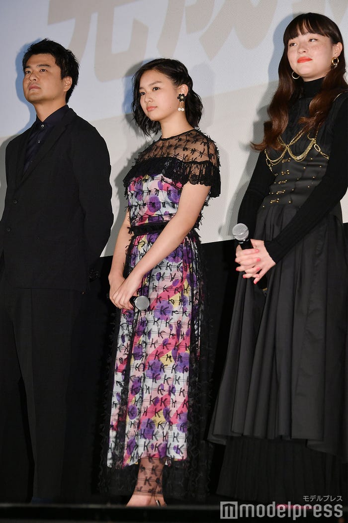 菅原伸太郎監督、箭内夢菜、モトーラ世理奈 (C)モデルプレス