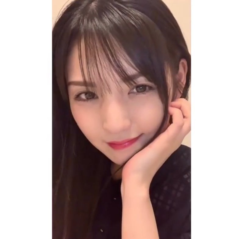 道重さゆみ、マスカラ塗る姿に「溢れ出る色気」「透明感すごい」と反響