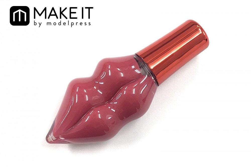 プランプピンク／メルティーリップ ベルベットルージュ／201 ベリーベリーローズ／1,300円（税抜） (C)メイクイット