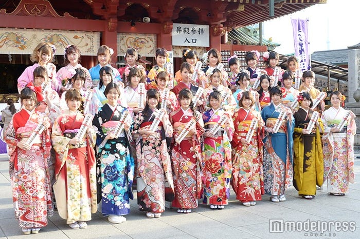 (後段左から)森田彩花、松村芽久未、東由樹、沖田彩華、日下このみ、谷川愛梨、三田麻央、山尾梨奈、川上礼奈、山口真帆、大滝友梨亜(中段左から)名取稚菜、篠崎彩奈、佐々木優佳里、小石公美子、都築里佳、内山命、山下ゆかり、高畑結希、濵松里緒菜、山本亜依、西潟茉莉奈(前列左から)内山奈月、中西智代梨、阿部マリア、谷真理佳、入山杏奈、木崎ゆりあ、穴井千尋、前田亜美、竹内美宥、伊豆田莉奈(C)モデルプレス