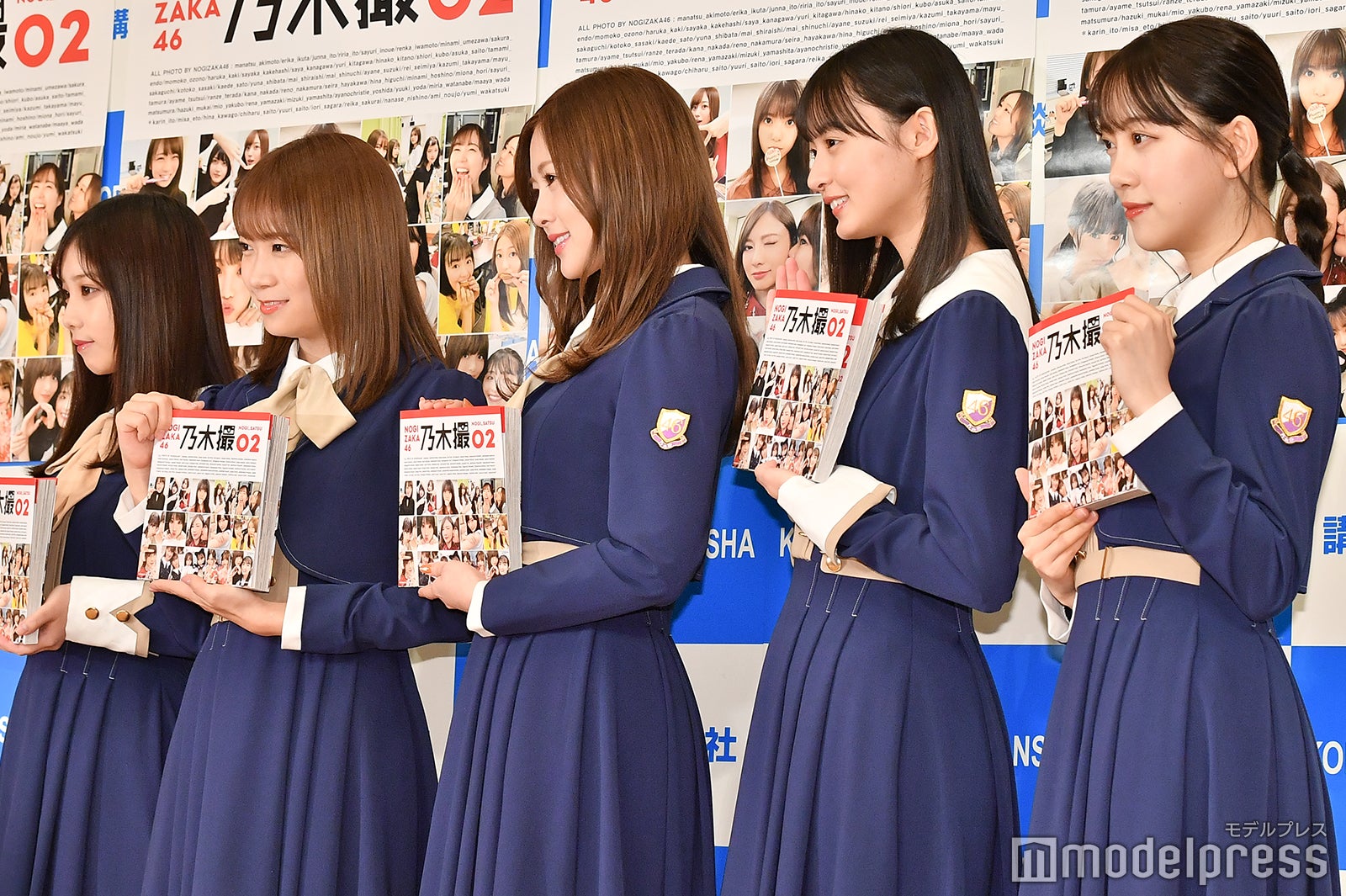 （左から）与田祐希、秋元真夏、白石麻衣、遠藤さくら、堀未央奈（C）モデルプレス