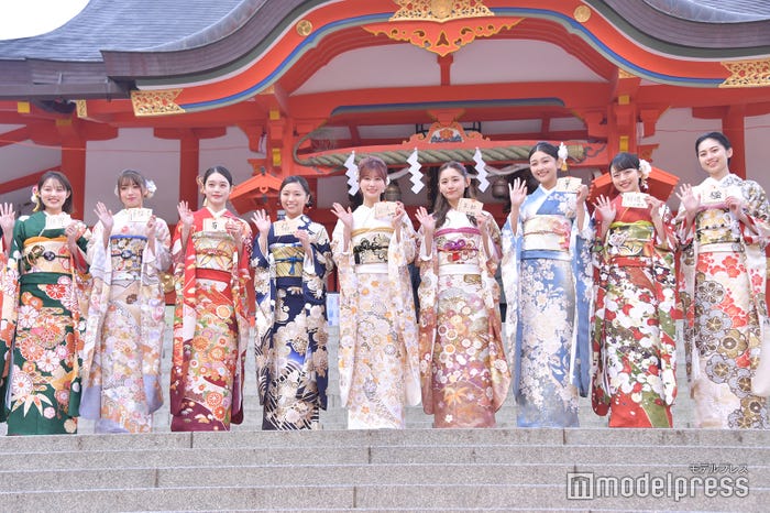 (左から)福山絢水、古田愛理、高石あかり、大原優乃、生見愛瑠、浅川梨奈、花音、上坂樹里、平美乃理(C)モデルプレス