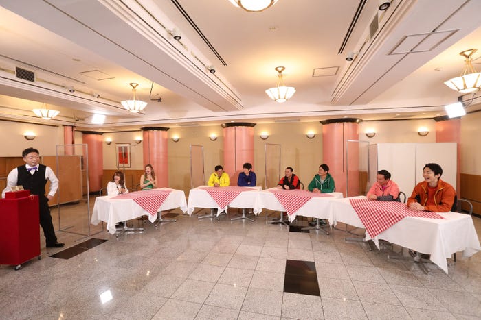 (左から)ユースケ、みりちゃむ、ゆうちゃみ、博多華丸、博多大吉、大悟、ノブ、山内健司、濱家隆一(C)カンテレ