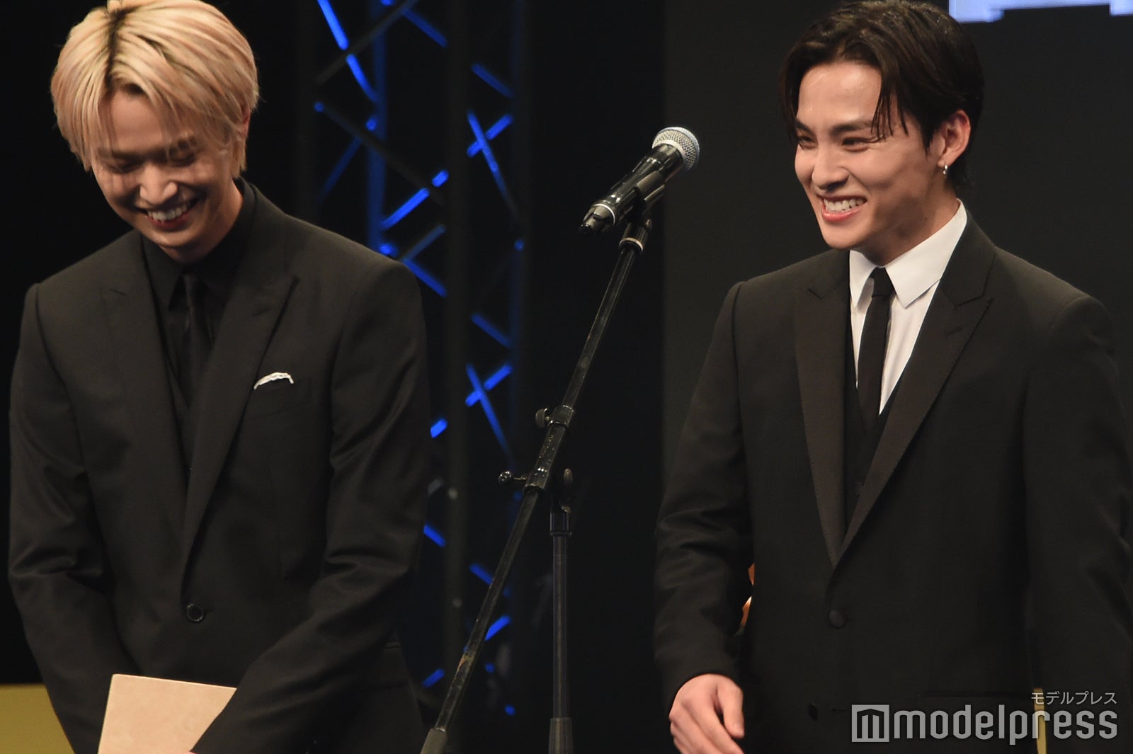 白岩瑠姫、川西拓実（C）モデルプレス