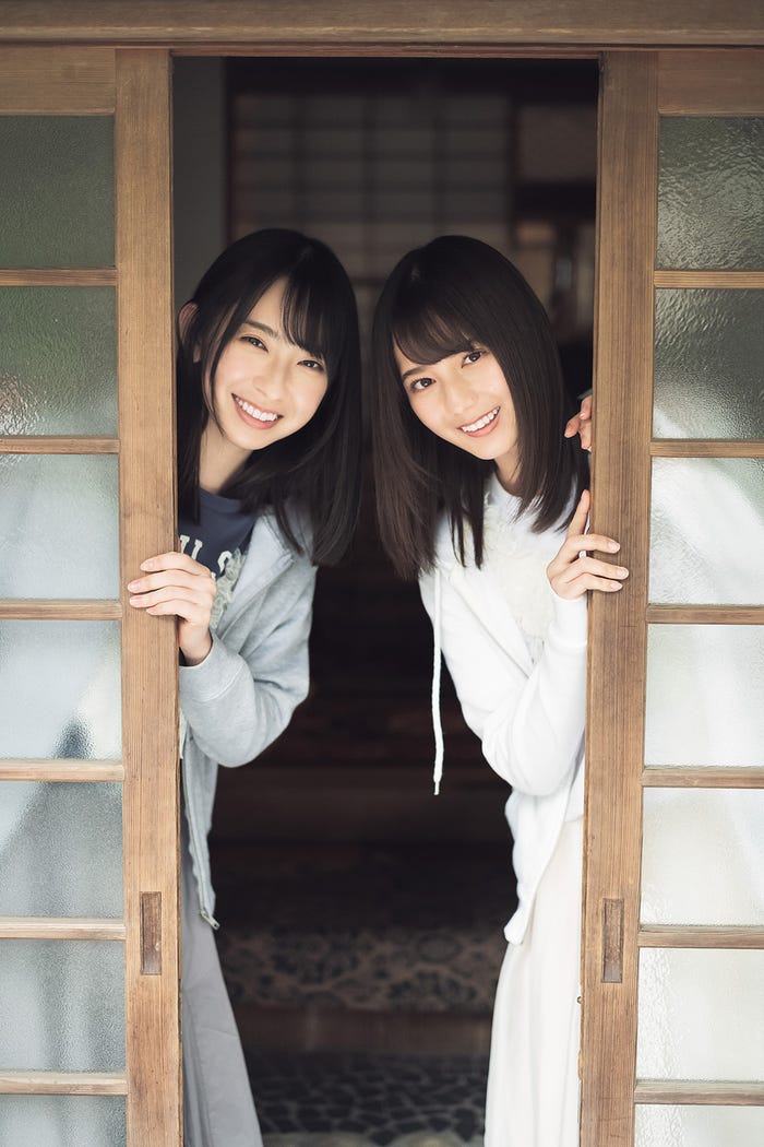 (左から)金村美玖・小坂菜緒(画像提供:講談社)