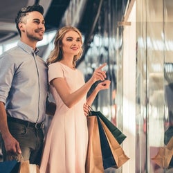 クールな彼氏がする 愛情表現の種類 4つ モデルプレス