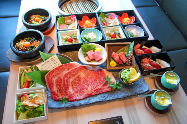 タイ料理も？京都の人がおすすめする「川床で楽しむ絶品グルメ」3選