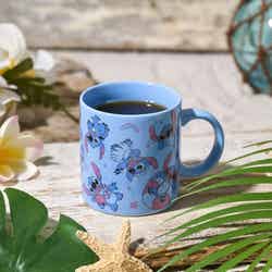 ホットコーヒー税込690円(C)Disney