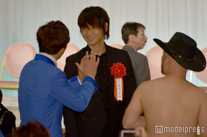 銀シャリ・鰻和弘と綾野剛、ハリウッドザコシショウ(C)モデルプレス