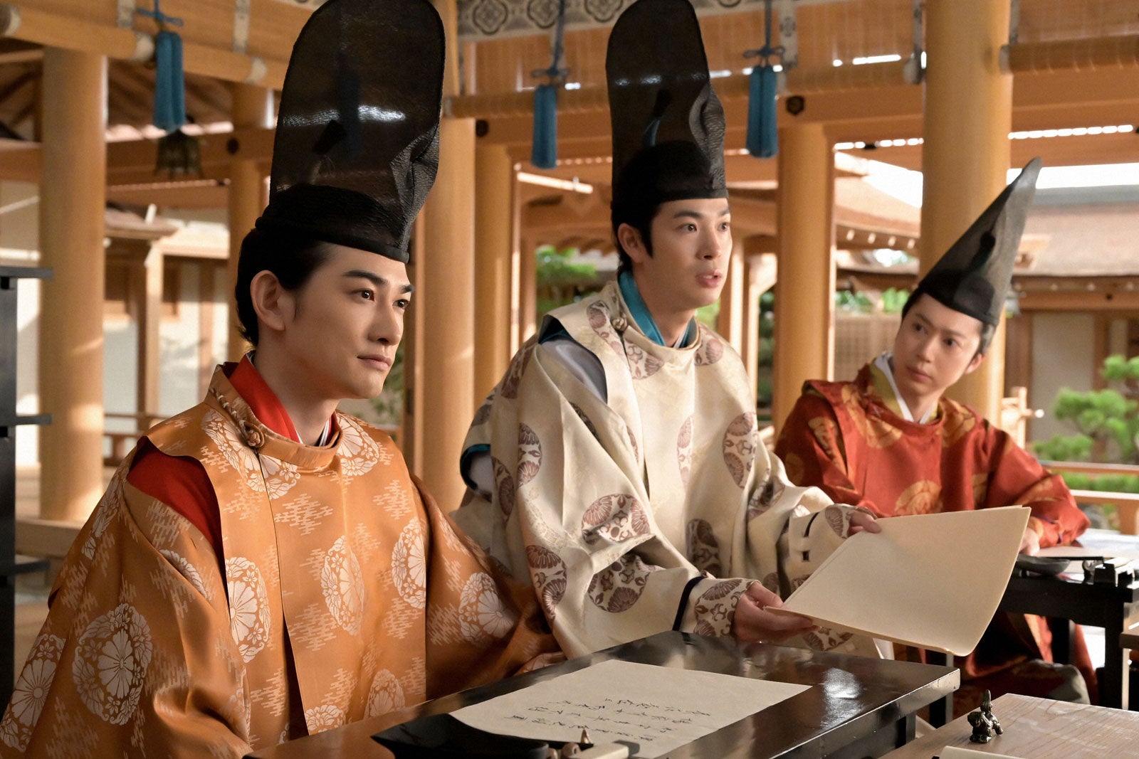 町田啓太、渡辺大知、金田哲「光る君へ」第5話より（C）NHK