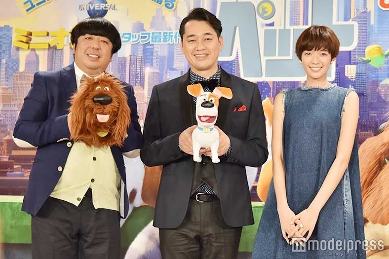 （左から）バナナマン日村勇紀、設楽統、佐藤栞里佐藤栞里（C）モデルプレス