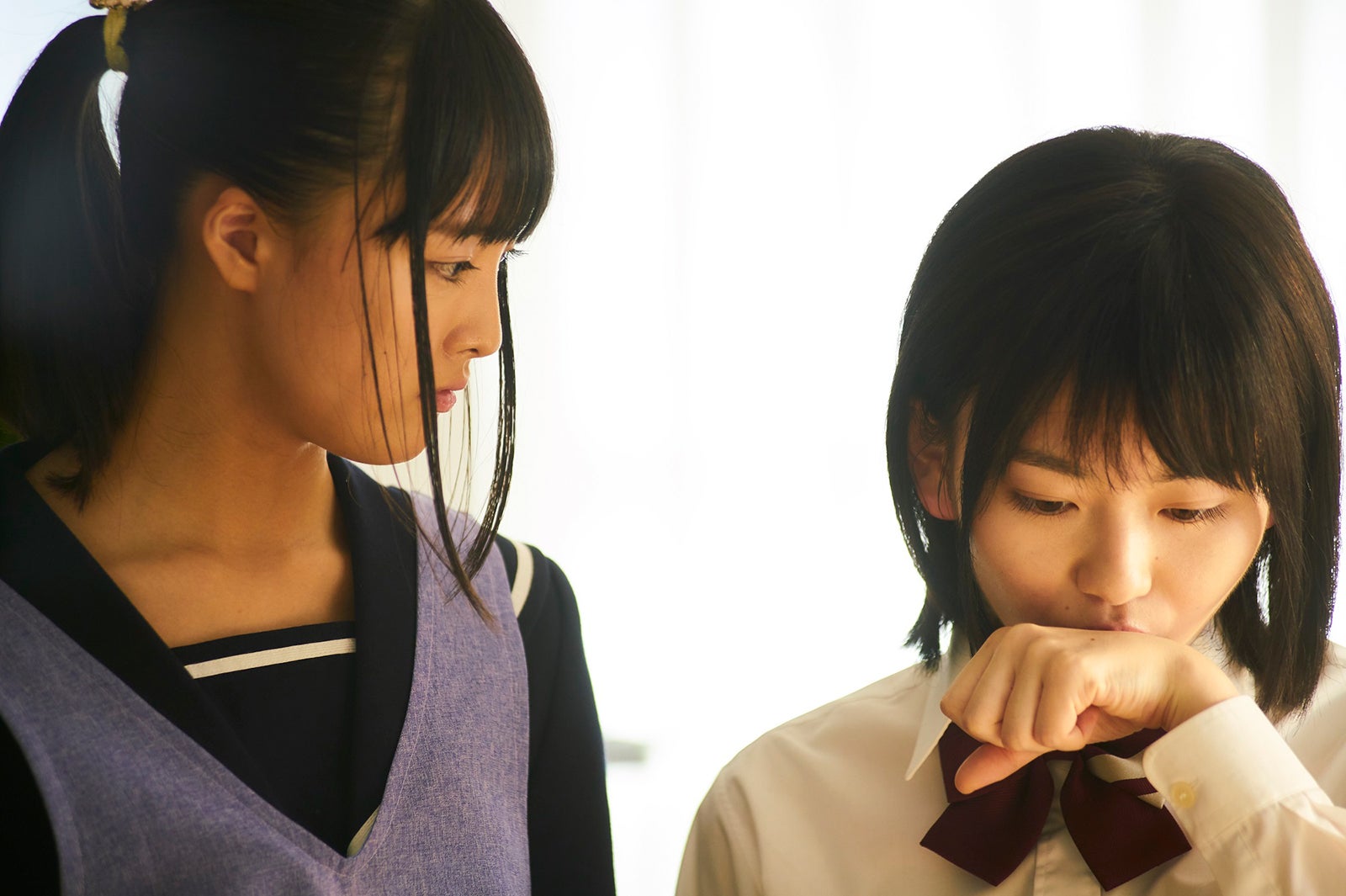 大友花恋、山田杏奈／「新米姉妹のふたりごはん」第2話より（C）「新米姉妹のふたりごはん」製作委員会