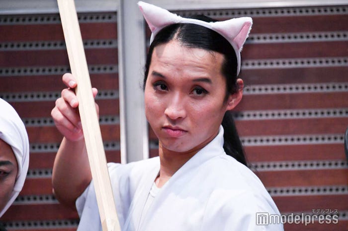 キリ(宮布いつき/トム・ブラウン布川ひろき) (C)モデルプレス