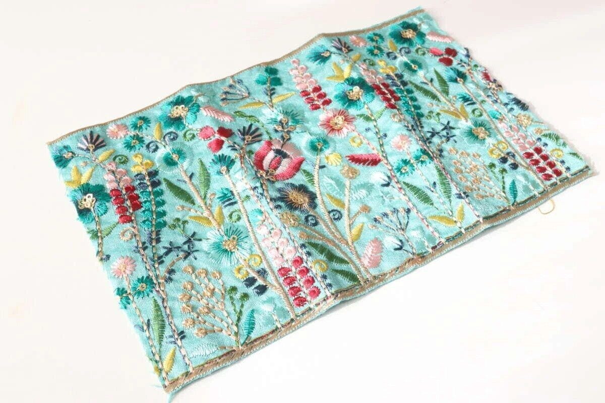 ダイソー　インド刺繍リボン