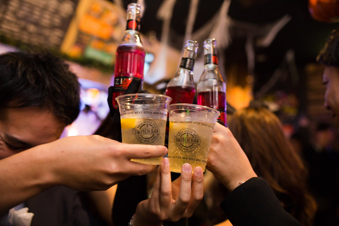 銀座コリドーに関西発「スイッチバー」東京初上陸　海外で人気のお酒が飲み放題／画像提供：トリックデザイン