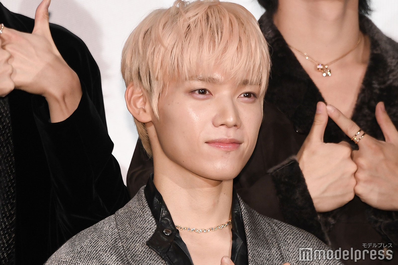 微笑む木村柾哉（C）モデルプレス