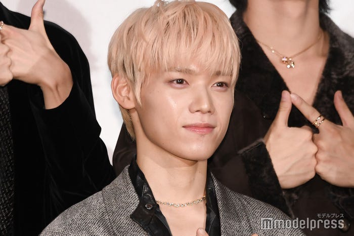 微笑む木村柾哉(C)モデルプレス