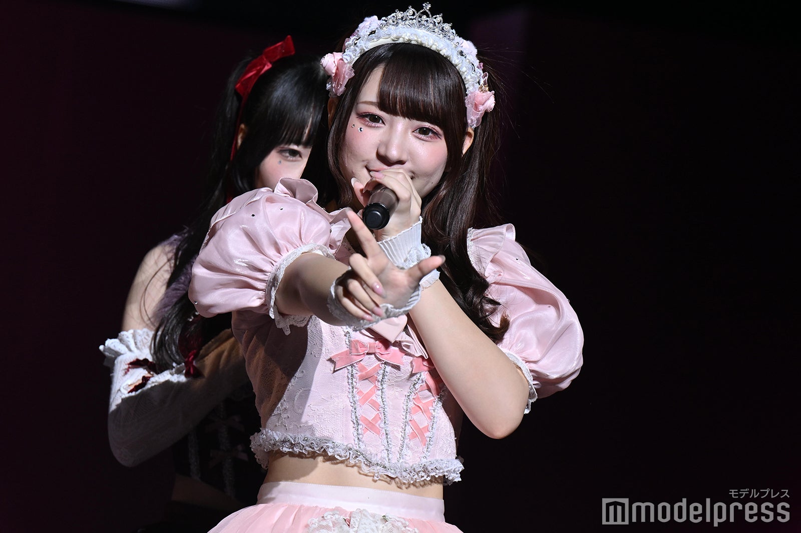 きゅるりんってしてみて（C）モデルプレス