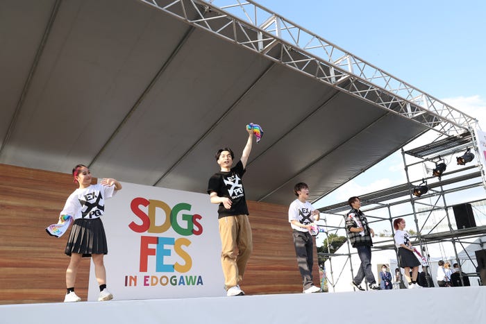 EXILE TETSUYA&澤本夏輝のステージ(C)SDGs FES in EDOGAWA