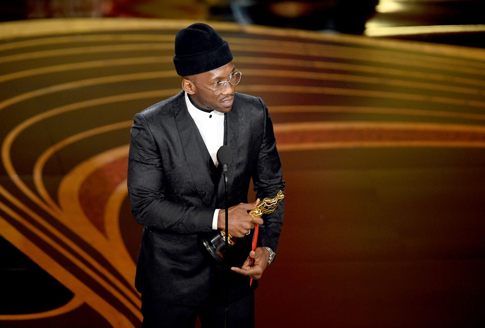 「助演男優賞」を受賞したマハーシャラ・アリ／photo：Getty Image
