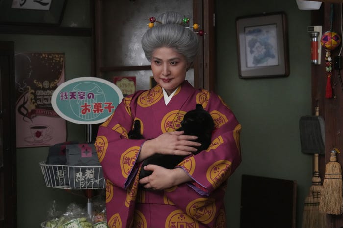 天海祐希(C)2024映画「ふしぎ駄菓子屋 銭天堂」製作委員会
