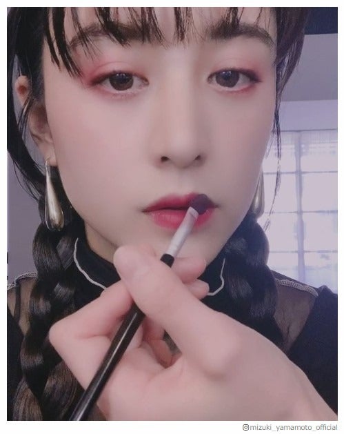 山本美月、地雷メイク×三つ編みロングに絶賛の声「可愛すぎ」「無敵」
