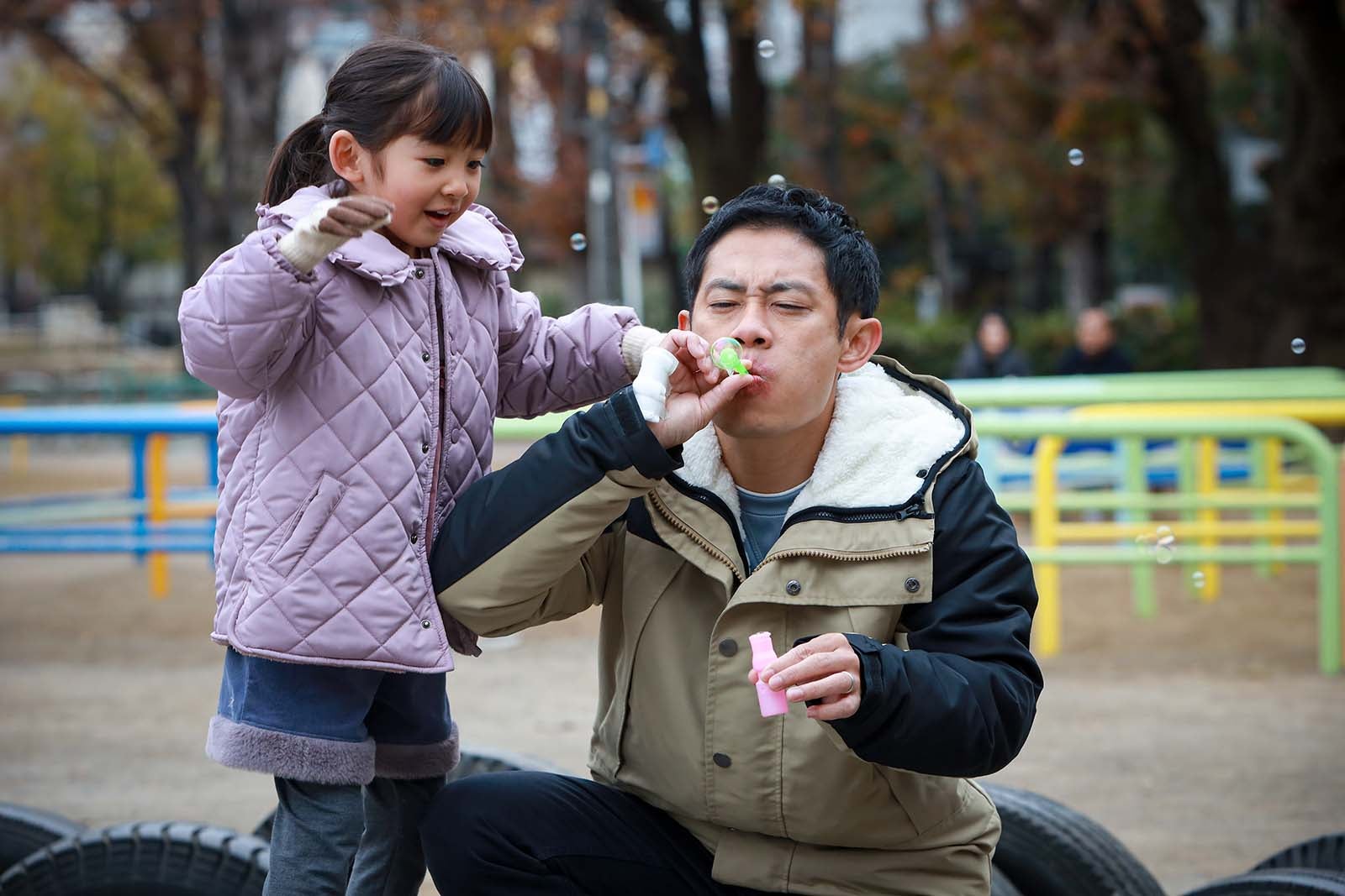 磯村アメリ、伊藤淳史「離婚しない男―サレ夫と悪嫁の騙し愛―」第6話より（C）テレビ朝日