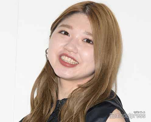 アンジュルム竹内朱莉、念願の書道展開催「魂も削って頑張った」会見中に書いた“漢字一文字”は?