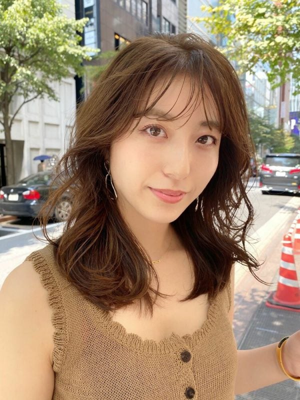 40代だから似合うアッシュベージュの髪色って 綺麗な髪に見せる魅力的なヘアカラー モデルプレス 40代だから似合うアッシュベージュの髪色って 綺麗な髪に見せる魅力的なヘアカラー モデルプレス