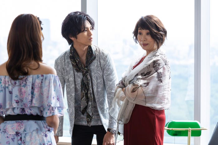 桐山漣、片平なぎさ/「探偵が早すぎる」第5話より(提供写真)