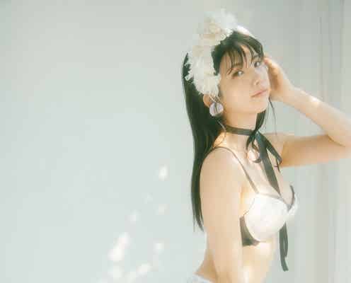 えなこ、上品に透けるレースランジェリーでセクシーな曲線美