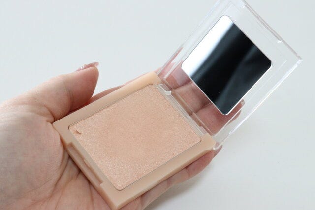 セリアの貼ってはがせるミラーシートをコスメに貼る