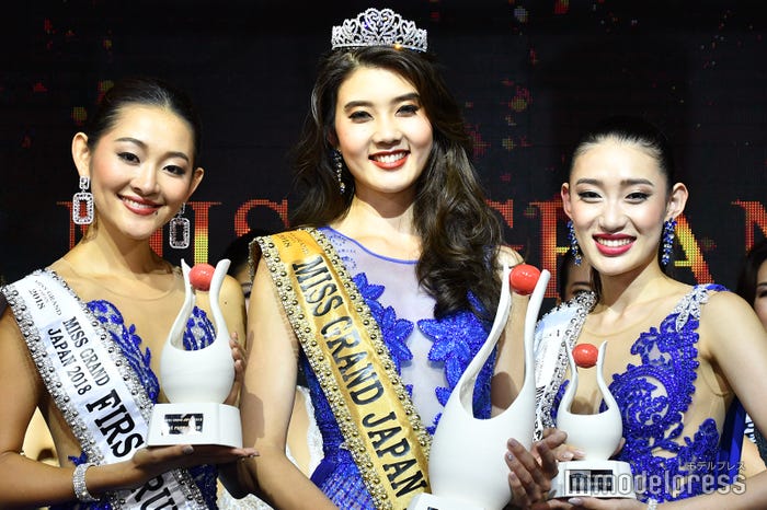 (左から)黒木莉恵さん、小田はるかさん、飛田叶美さん (C)モデルプレス