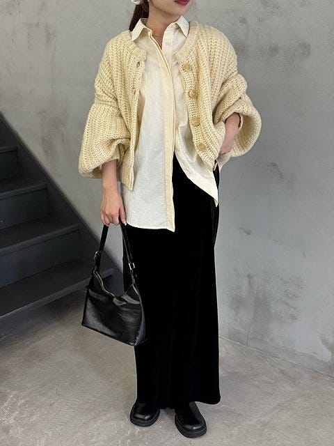 黒ロングスカート コーデ 黒ロングスカートコーデ3