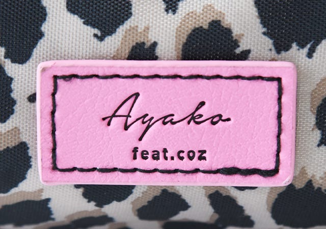 ムック本　ムック　付録　人気　おすすめ　オススメ　宝島社　宝島　レビュー　便利　優秀　当たり　AYAKO　安西こずえ　バッグ　巾着バッグ　ドローストリングバッグ　ロゴ　タグ